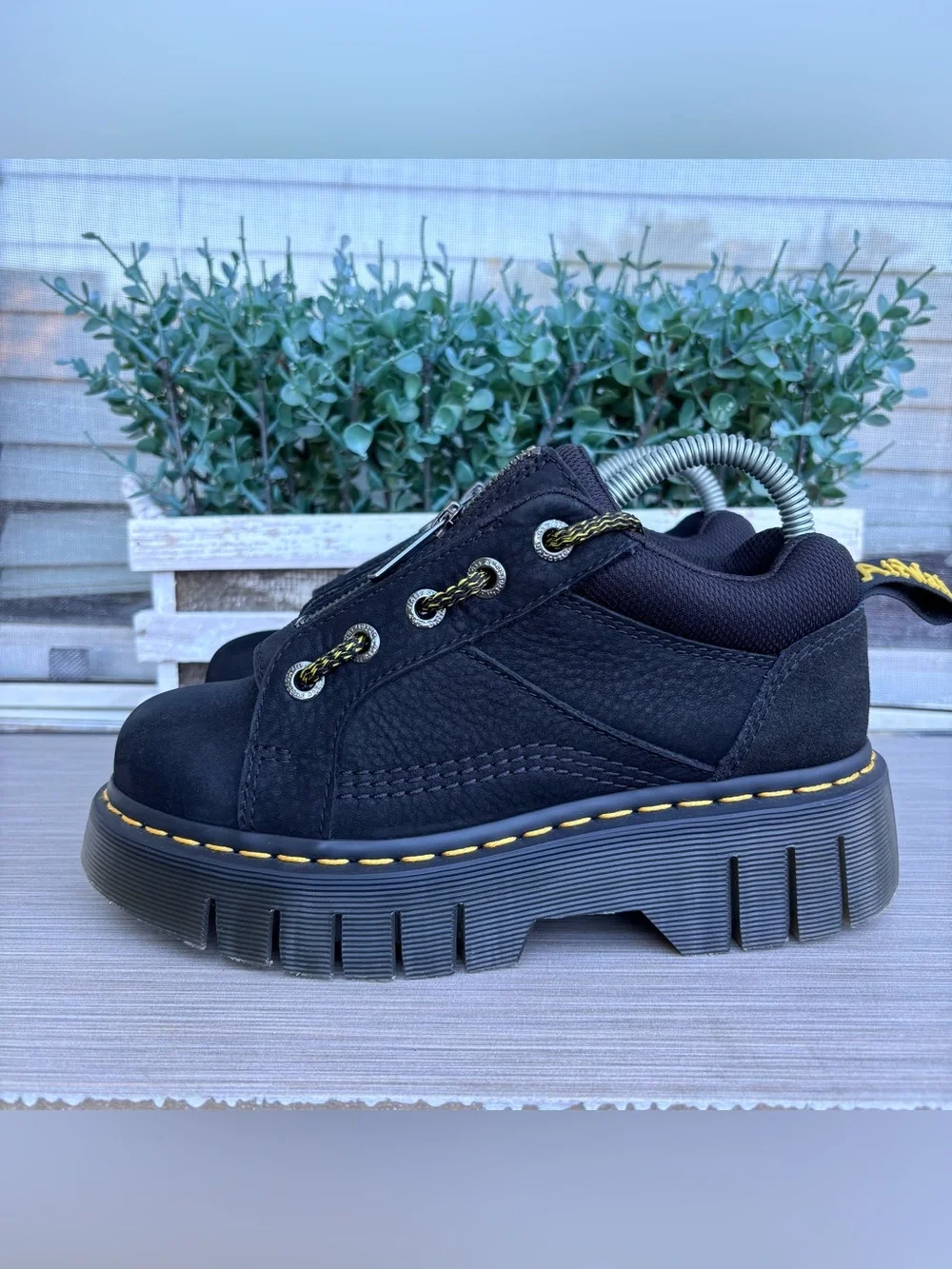 Dr. Martens Woodward Lo zip shoes